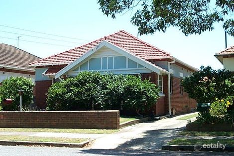 16 Everton St, Hamilton East, NSW 2303