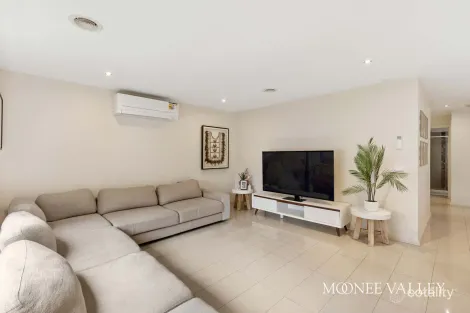 Property photo of 2/55 Maxweld Street Ardeer VIC 3022