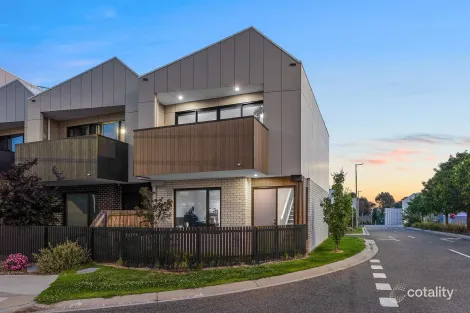 Property photo of 1 Orchid Drive Keysborough VIC 3173