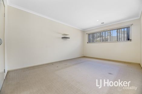 Property photo of 26 Springmount Street Cranbourne North VIC 3977