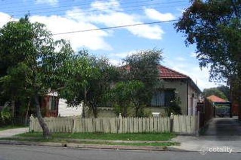 18 Benaroon Rd, Lakemba, NSW 2195