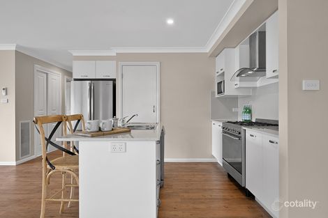 Property photo of 14 Clem McFawn Place Orange NSW 2800