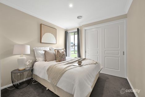 Property photo of 14 Clem McFawn Place Orange NSW 2800