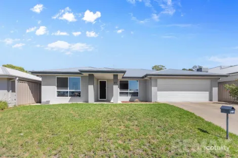 Property photo of 41 Strickland Drive Boorooma NSW 2650