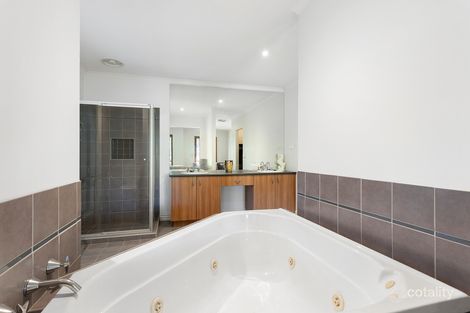 Property photo of 20 Merri Drive Waterways VIC 3195