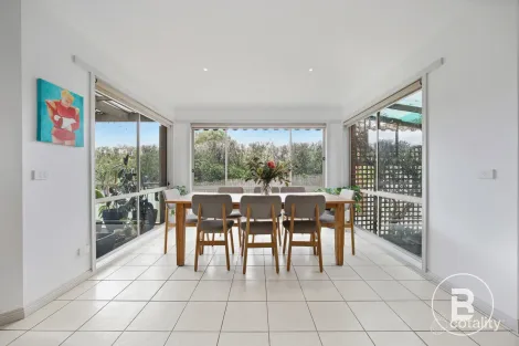 Property photo of 9 Bennett Street Canadian VIC 3350