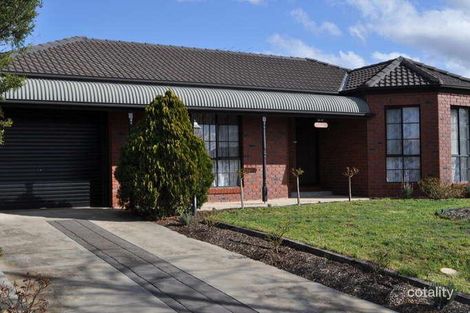 33 Clifton Dr, Bacchus Marsh, VIC 3340