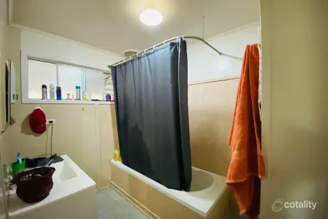 Property photo of 24 Cook Crescent Dysart QLD 4745