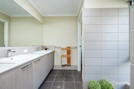 Property photo of 70 Howden Parade Alkimos WA 6038