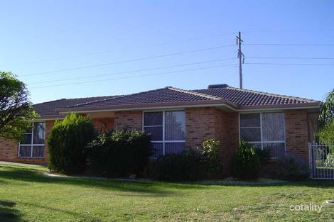 Property photo of 11 Banjos Circuit Hillvue NSW 2340