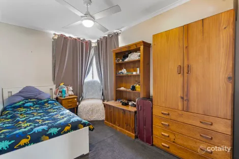 Property photo of 113 Castile Crescent Edens Landing QLD 4207