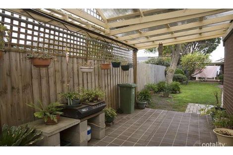 Property photo of 33 Locharn Crescent Keysborough VIC 3173