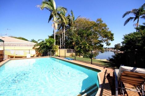 Property photo of 17 Holland Court Broadbeach Waters QLD 4218