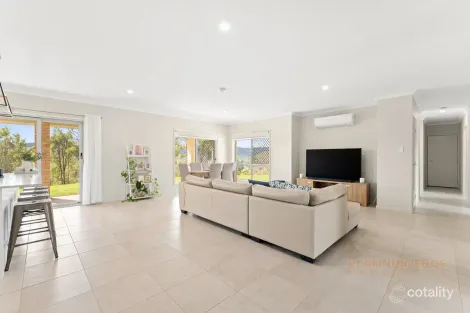 Property photo of 16 Redmond Place Kooralbyn QLD 4285