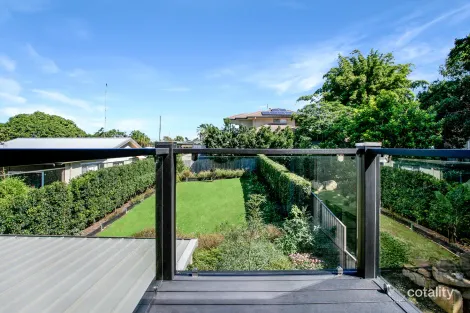 Property photo of 26 Harris Street Labrador QLD 4215