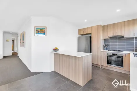 Property photo of 3 Burnden Close Berwick VIC 3806