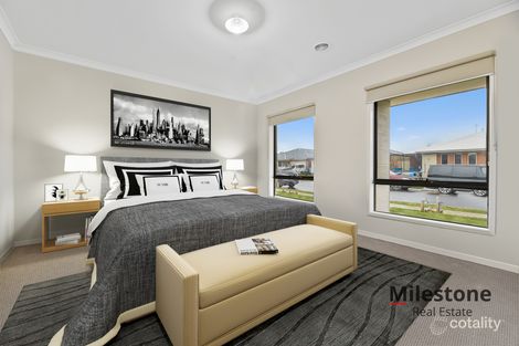 Property photo of 20 Ayrshire Way Clyde North VIC 3978