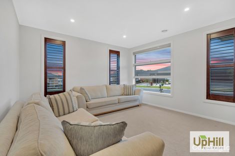 Property photo of 33 Palomino Avenue Clyde North VIC 3978