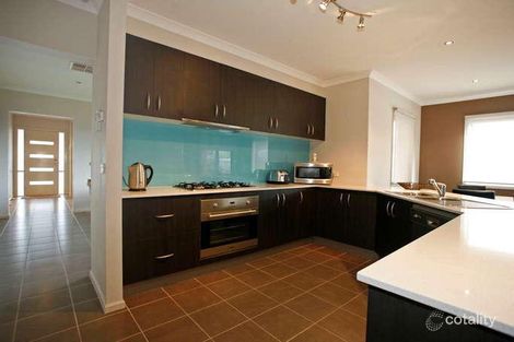Property photo of 2 Liberty Avenue Berwick VIC 3806