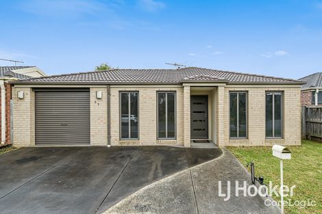 Property photo of 55 Fallingwater Drive Pakenham VIC 3810