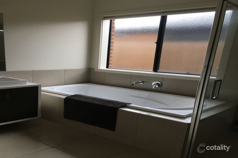 Property photo of 29 Fiorelli Boulevard Cranbourne East VIC 3977