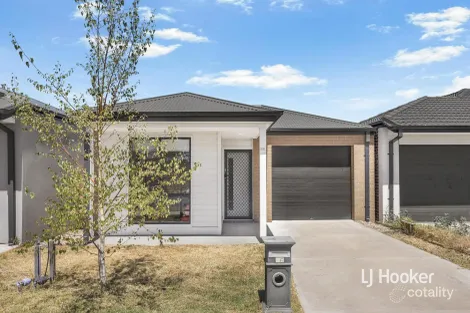 16 Karachi Ave, Mount Cottrell, VIC 3024