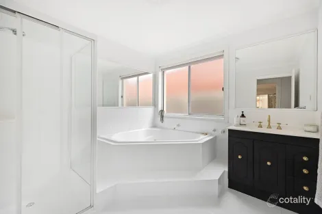 Property photo of 10 Darriwill Close Delahey VIC 3037