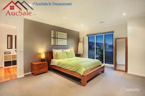 Property photo of 1 Danby Court Cranbourne North VIC 3977