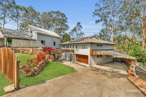 Property photo of 10 Elizabeth Street Everton Hills QLD 4053