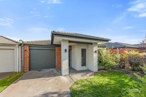 Property photo of 10 Kess Grove Lyndhurst VIC 3975