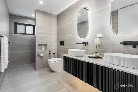 Property photo of 20 Hobart Place Illawong NSW 2234