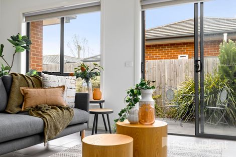Property photo of 2/19 Rockbank Road Ardeer VIC 3022