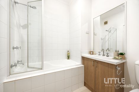 Property photo of 17/8 Howlett Street Kensington VIC 3031