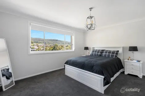 Property photo of 20 Taminga Crest Cordeaux Heights NSW 2526
