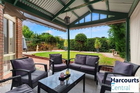 2 Lucy Hill Rise, Rowville, VIC 3178