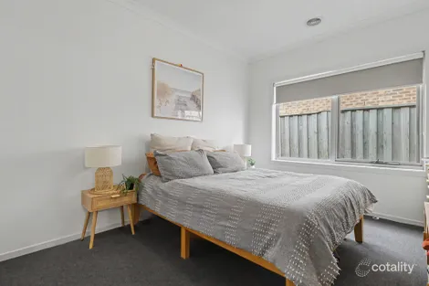 5 Sikes Rd, Clyde North, VIC 3978