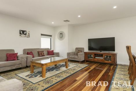 Property photo of 1/9 Esmale Street Strathmore VIC 3041
