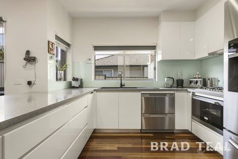Property photo of 1/9 Esmale Street Strathmore VIC 3041