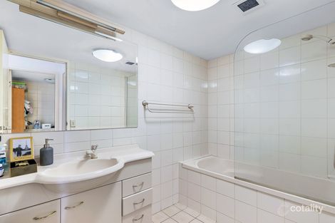 Property photo of 8E/10 Marine Parade Southport QLD 4215