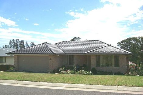 11 Dampier Ct, Lake Cathie, NSW 2445