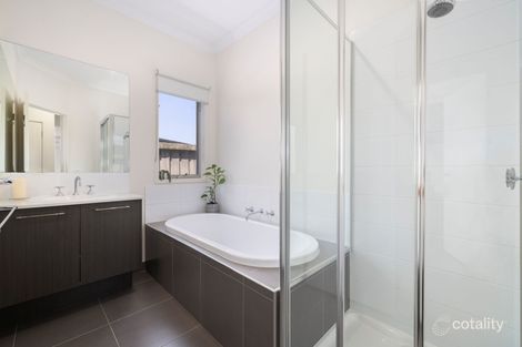 Property photo of 5 Ti-Tree Crescent Officer VIC 3809