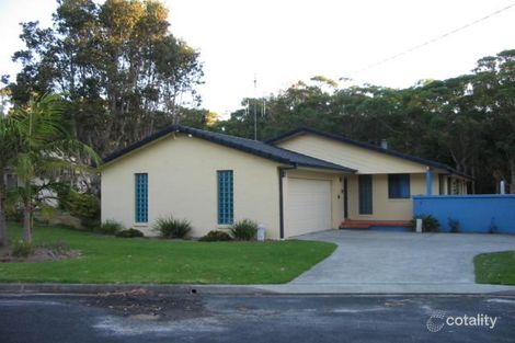 4 Peprico Pl, Boomerang Beach, NSW 2428