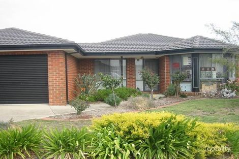 93 Bellevue Dr, Berwick, VIC 3806