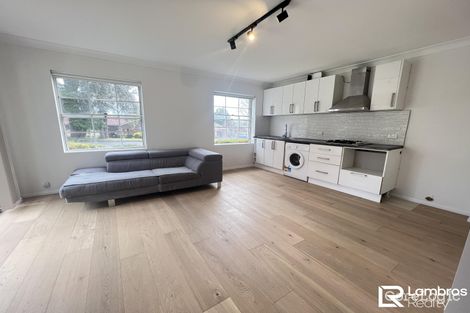 Property photo of 21 Yanderra Grove Cherrybrook NSW 2126
