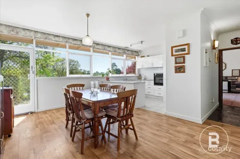 Property photo of 1 Blow Court Ballan VIC 3342