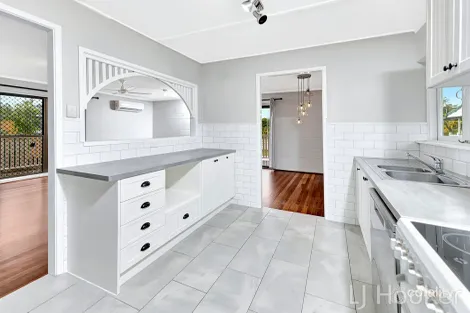 Property photo of 153 Wondall Road Wynnum West QLD 4178