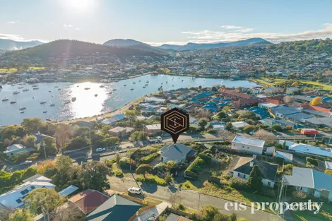 Property photo of 2 Sunnyside Road Lindisfarne TAS 7015