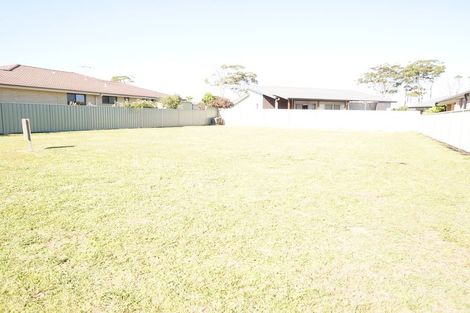 Property photo of 51 Bluehaven Drive Old Bar NSW 2430