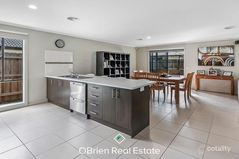 Property photo of 41 Myhaven Circuit Carrum Downs VIC 3201