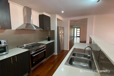 Property photo of 6 Joyfields Place Wollert VIC 3750